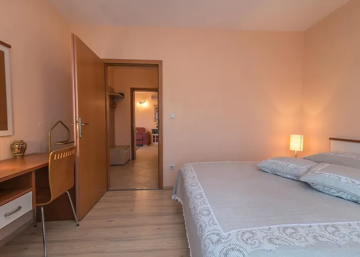 Bakica 4*