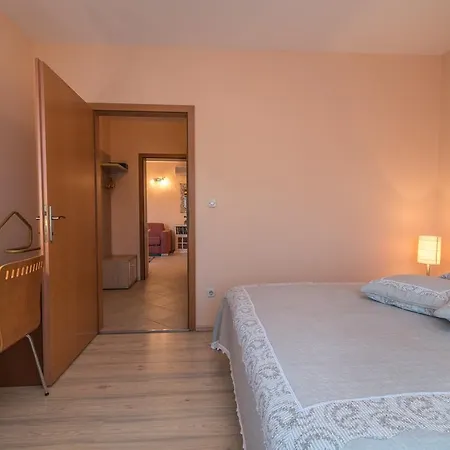 Bakica 4*